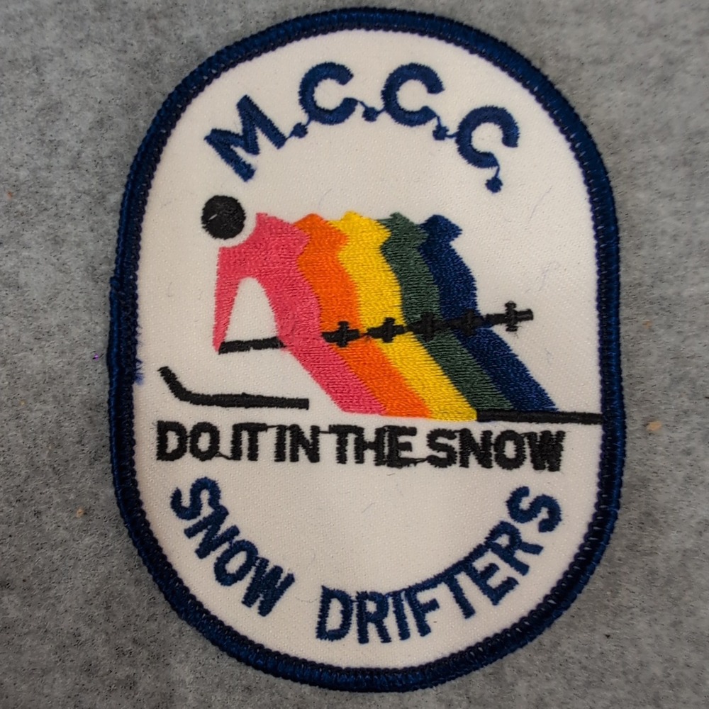 MCCC Snow Drifters Ski Patch "Do It In the Snow" Vintage Embroidered Collectible - Picture 1 of 3